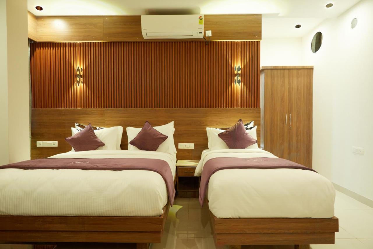 Vovo Premier Hotel Bangalore Exterior photo