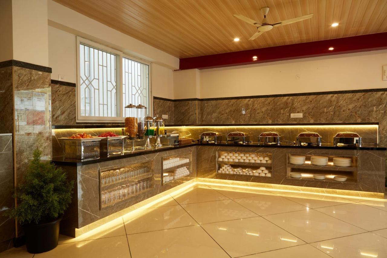 Vovo Premier Hotel Bangalore Exterior photo