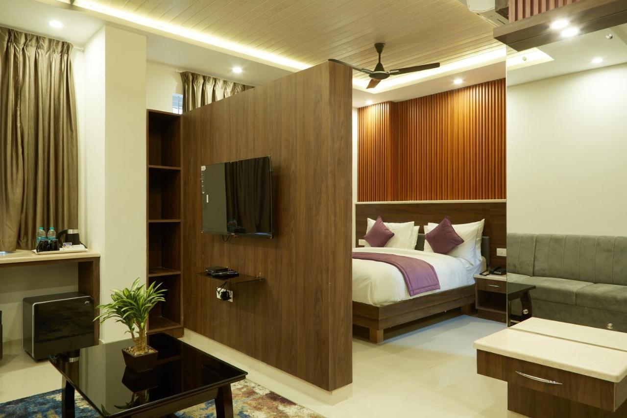 Vovo Premier Hotel Bangalore Exterior photo