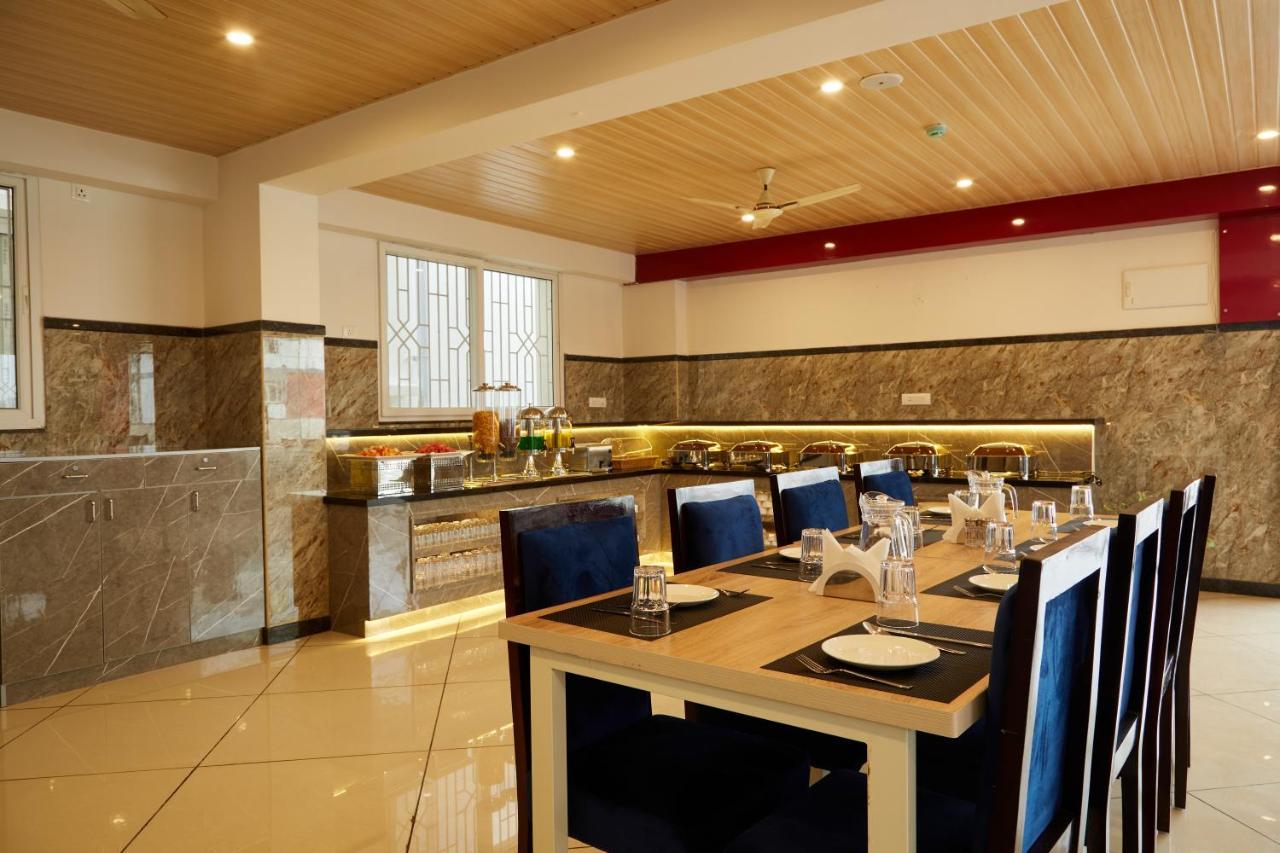 Vovo Premier Hotel Bangalore Exterior photo
