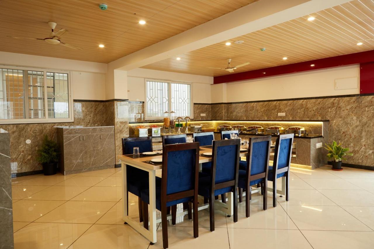 Vovo Premier Hotel Bangalore Exterior photo