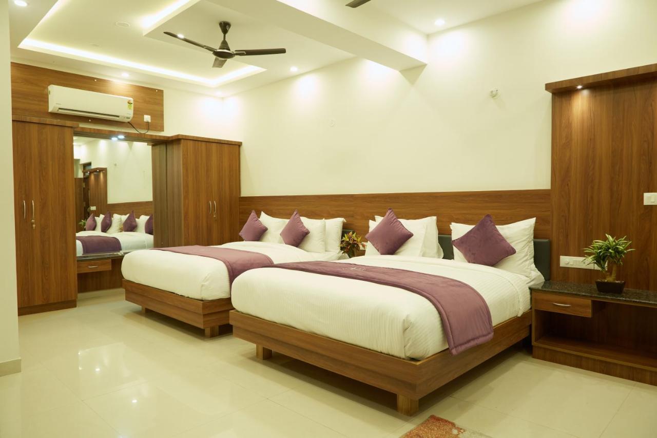 Vovo Premier Hotel Bangalore Exterior photo