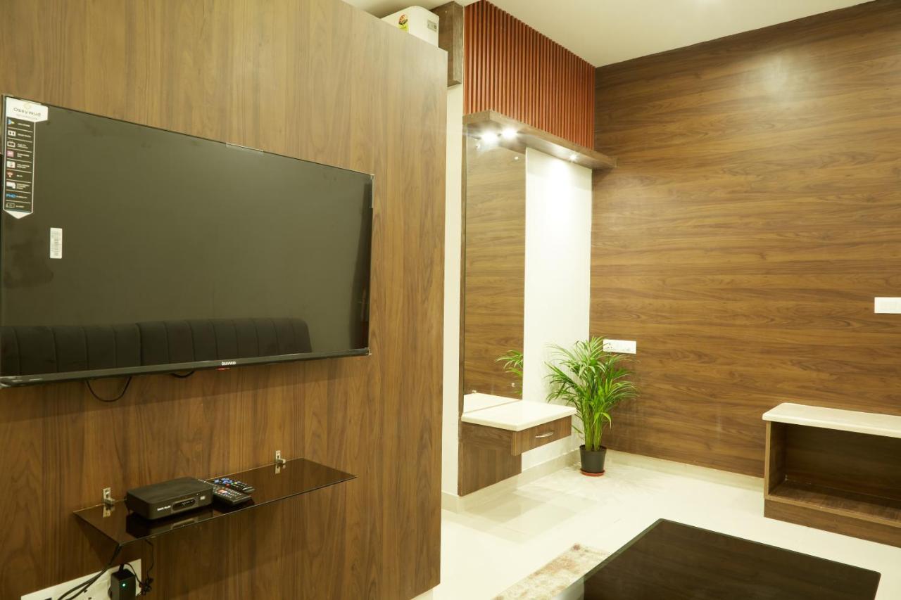 Vovo Premier Hotel Bangalore Exterior photo