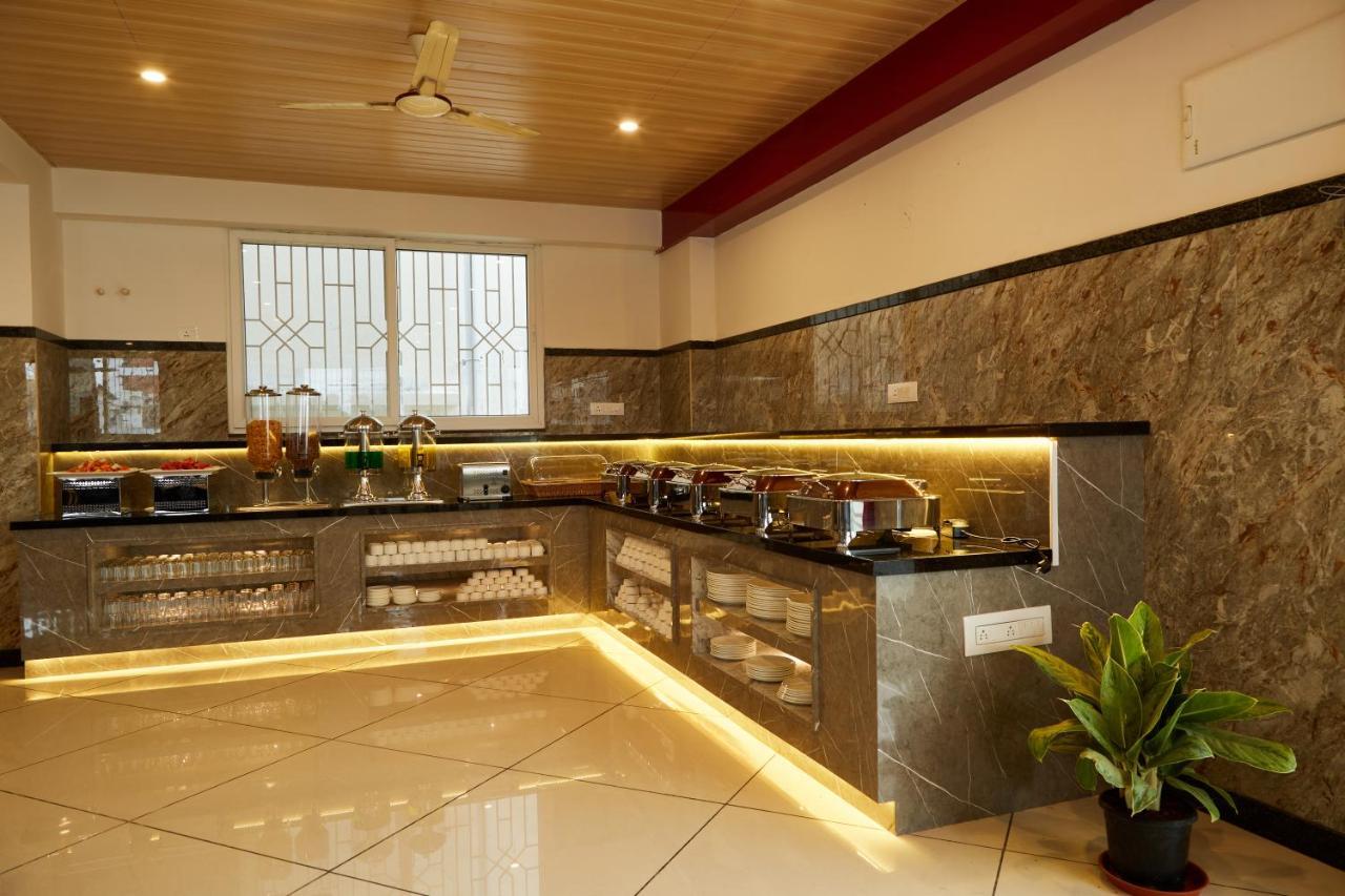 Vovo Premier Hotel Bangalore Exterior photo